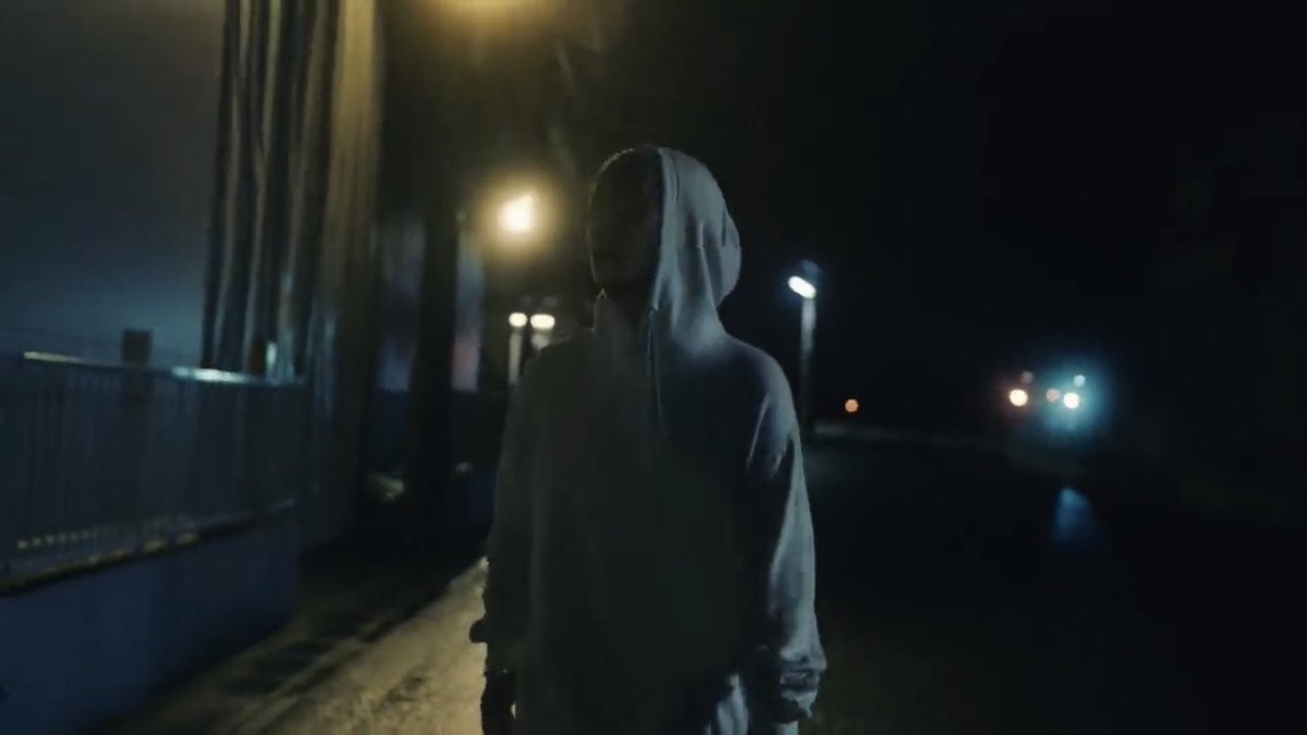 いるか V Twitter ずっと パーカー深瀬 フード深瀬 と 深瀬さんの横顔がめちゃくちゃに好き 炎と森からセカオワファン始めたけど そのときにmv観て なんだこの綺麗な横顔は ってなったんだよなあ