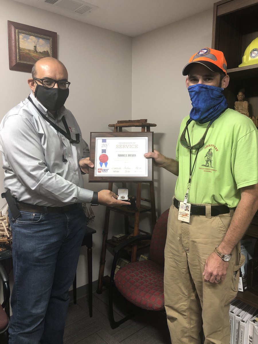 myARDOT's tweet photo. Our employees are the best and we like to celebrate their years of service - but in these times we have to do so safely! #MaskUpWithUs #Covid19Ark #ARHwysAreYourHwys https://t.co/kFdXxZxWyQ