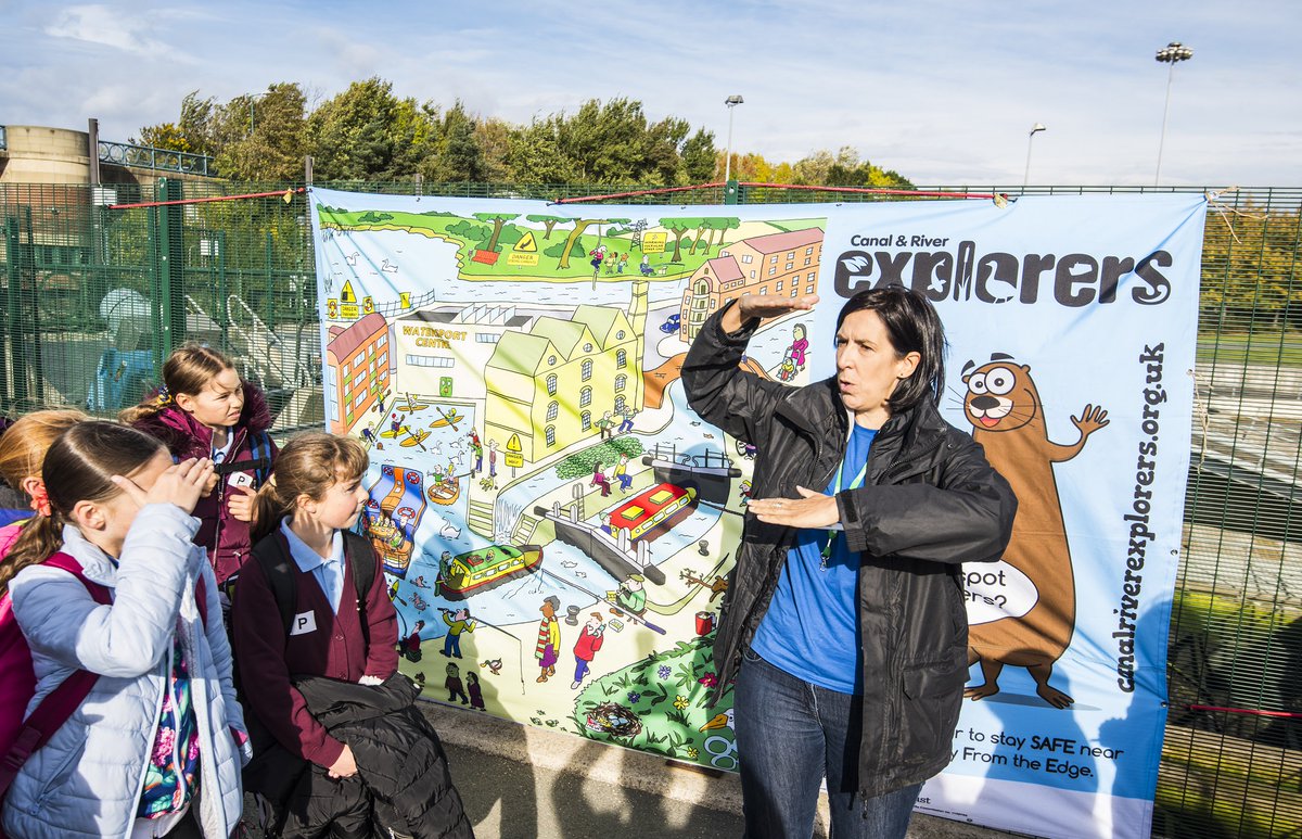 CanalRiverTrust's tweet image. We’d love to hear from parents &amp;amp; uniform group leaders who are interested in talking about #WaterSafety with their children or have used @CRTExplorers activities. Take this short survey to help us improve our resources &amp;amp; offer resources for older children: ow.ly/5Pyu30r1s04