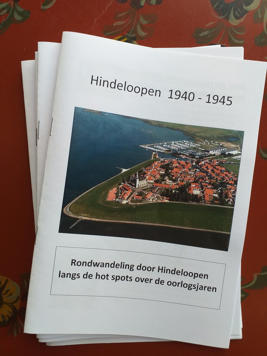 Onder het #museum was een primitieve politiecel, daterend uit de tijd dat het gebouw nog als #stadhuis functioneerde. In de oorlogsjaren was het ‘hûndehok’ een tijdelijke schuilplaats voor menig onderduiker. Dit en nog meer staan in een #stadswandeling te koop in de museumwinkel.
