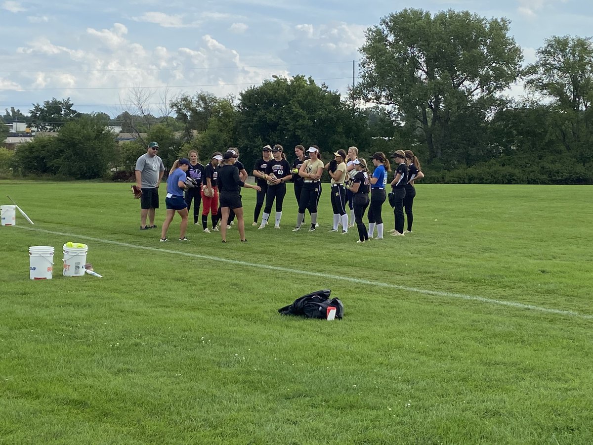 QuakesRecruit's tweet photo. Awesome morning fielding session #QuakesRecruiting #NEQuakes @NEQuakesSB https://t.co/pzQdjErjmD