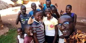 AndrewBarigye94's tweet photo. It's a personal decision and obligation I carry upon myself to reach out to vulnerable families and empower and motivate girls in various sects of life to achieve their dreams.

I do this in the Girl Child Sensitization Program (#GCSprogram) under @UrbanGospelUG. https://t.co/Nah5lJlF67