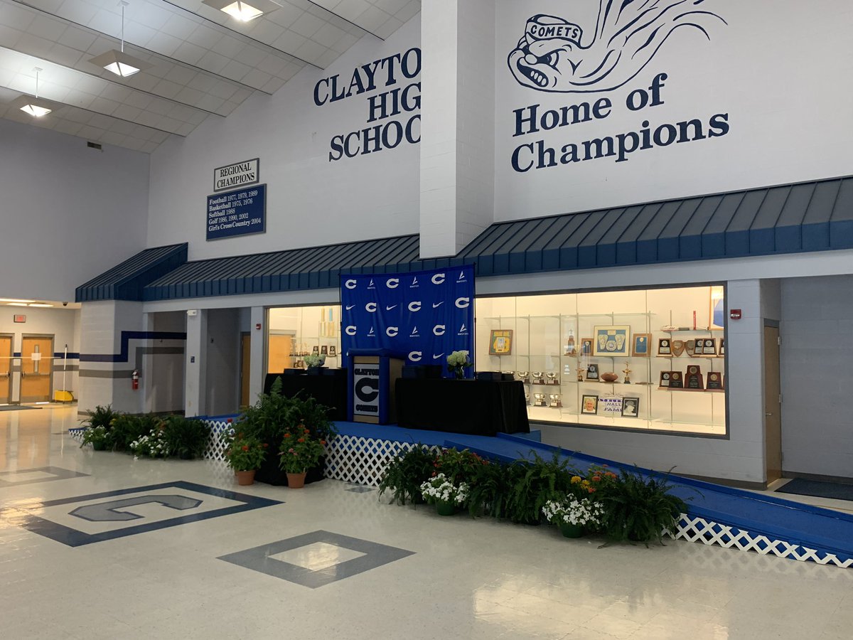 Clayton_Comets's tweet photo. We are ready for Day 2 of the #CometsClassof2020 graduation celebrations! Sessions today are from 11-1, 3-5, and 6-8 - thank you to all of our awesome CHS staff members for making this such a fantastic experience for our graduates and their families! #CometsALLin #CometsRiseUP https://t.co/wABlrLaFf8