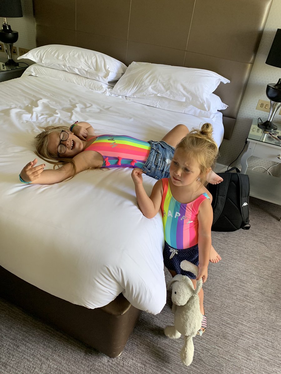 Me and the beautes in Oxfordshire. Might have to wire us some more dough <a href="/jerseybudd/">Jersey Budd</a> cheese cob just cost me £6k! 😂😬