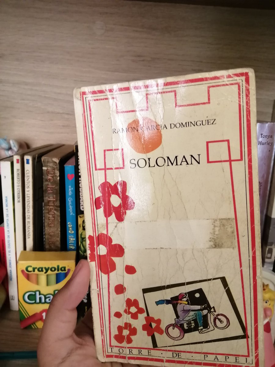 ArkhamVal's tweet photo. @Mariaporia Yo todavía tengo el mio❤️, esta vuelto nada porque de chiquita hasta dormía con el libro. Qué joya. https://t.co/ZdTyb56ZYd