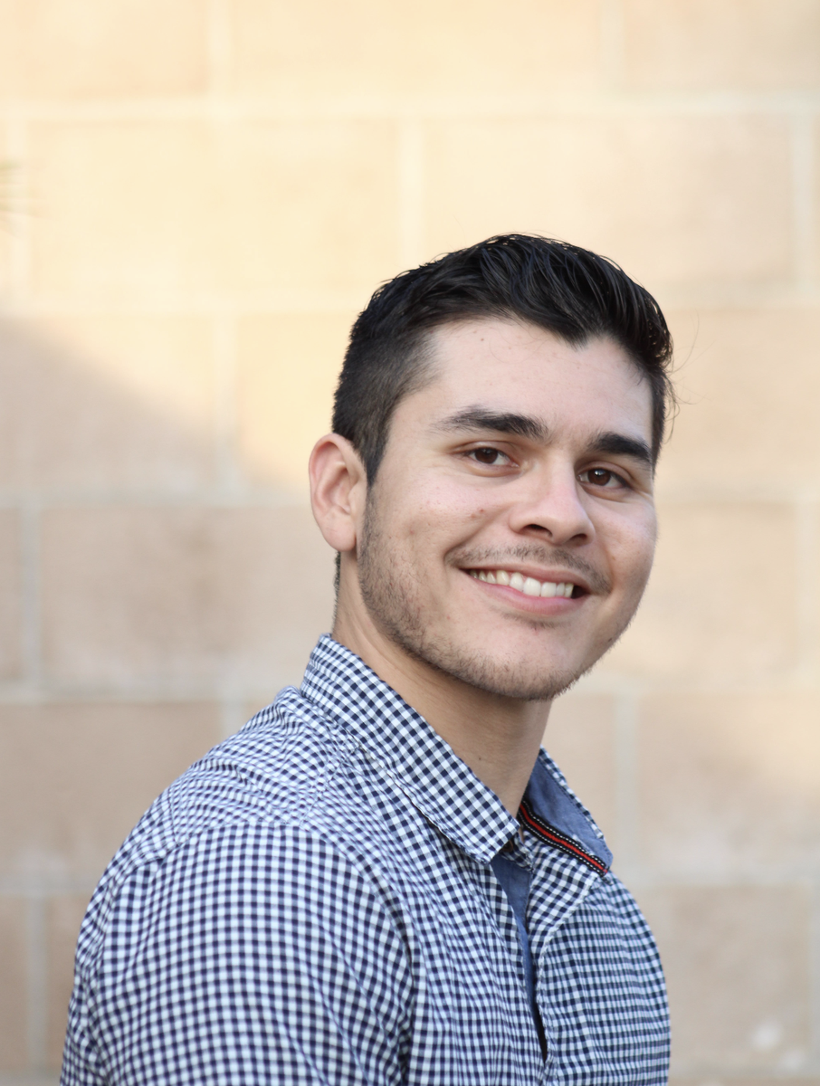 Meet Jesse Mendoza Jr, Test Systems Engineer. Parents from . He works on  @NASAPersevere & contributed to  @NASAInSight  #OCO3. "I didn’t know I wanted to be a Systems Engineer until I interned at JPL." @nasa_es  #CuentaAtrasHaciaMarte    #LatinxInSpace  #CountdownToMars  