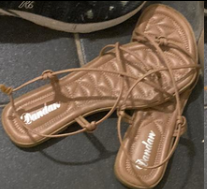 你們會簡邊對呢?😂 估下最後選擇那一對?  近來潮流興拖鞋款..SOSAD... 幾時先興返D平底鞋  #扫楼 #恋足 #打胶  #原味 #射鞋 #Cumshoes #射平底鞋 #Cumflats https://t<a href="/tag/%E6%89%AB%E6%A5%BC"class="tags">#扫楼</a><a href="/tag/%E5%8E%9F%E5%91%B3"class="tags"><span>#原味</span></a><a href="/tag/%E6%81%8B%E8%B6%B3"class="tags"><span>#恋足</span></a><a href="/tag/cumshoes"class="tags"><span>#cumshoes</span></a><a href="/tag/%E6%89%93%E8%83%B6"class="tags"><span>#打胶</span></a><a href="/tag/%E5%B0%84%E9%9E%8B"class="tags"><span>#射鞋</span></a><a href="/tag/%E5%B0%84%E5%B9%B3%E5%BA%95%E9%9E%8B"class="tags"><span>#射平底鞋</span></a><a href="/tag/cumflats"class="tags"><span>#cumflats</span></a>