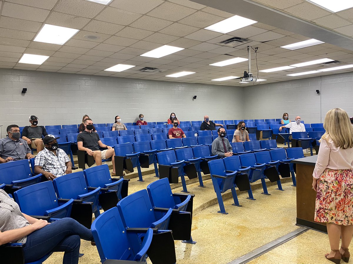 RiverdaleHighTN's tweet image. Educators are becoming Warriors today! 💛🏹❤️#NewTeacherOrientation
#EveryThingCounts
#GoWarriors