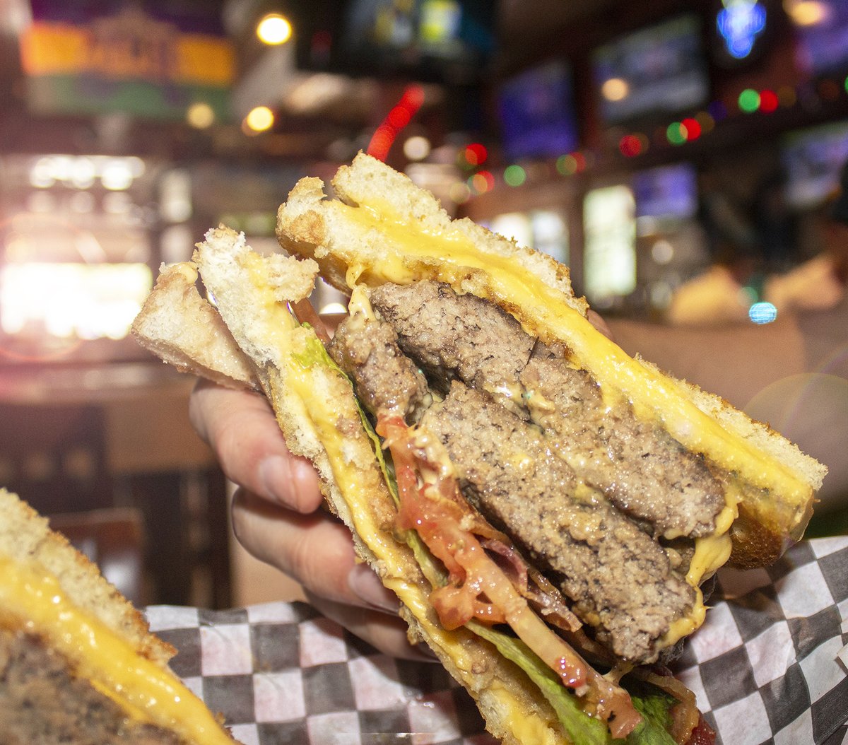 FiveBucks727's tweet photo. Who thinks they could handle this Grilled Cheese Cheeseburger? 🔥
.
You know us for the cheapest drinks in #DTSP, but don't forget our fire food!
🍔 New Menu: https://t.co/7JmVEhQHYC [ Link in Bio]
.
.
.
#FiveBucks #FiveBucksFun #StPete #ILoveTheBurg #SupportLocal #Yummy #Vibes https://t.co/9m2kTG3ZES