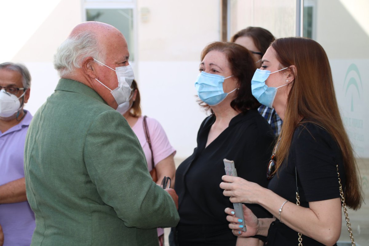 JuntaCordoba's tweet photo. 🏥El Centro de Salud Levante Sur de #Córdoba pasa a llamarse Manuel Barragán Solís, en memoria del primer profesional sanitario fallecido en Andalucía por #Covid19 https://t.co/ZF0XrgszVc