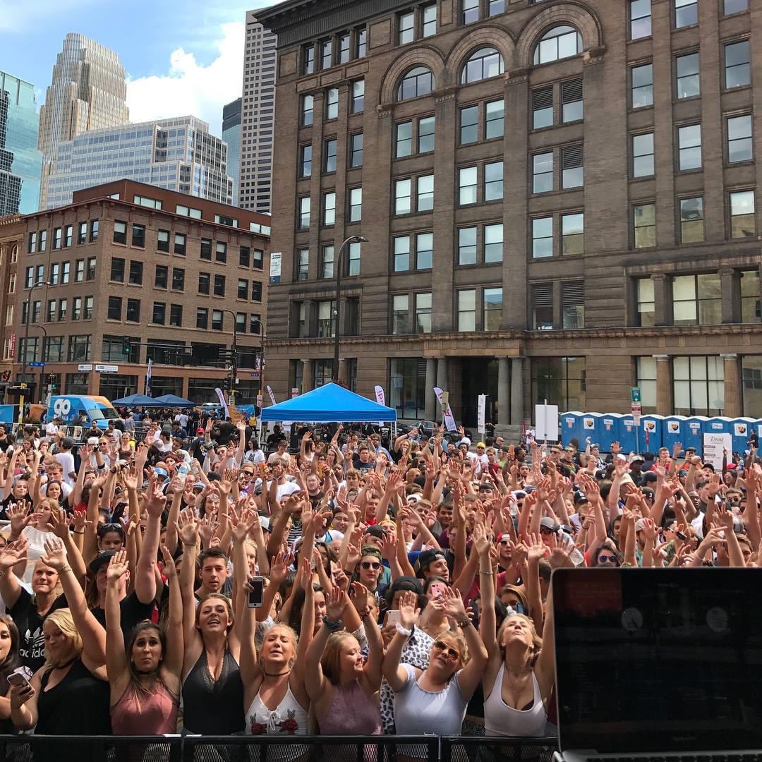 djdmil's tweet photo. #TBT 3 years ago... #BFGS
cc: @go953mn https://t.co/QPJcMfzEkt