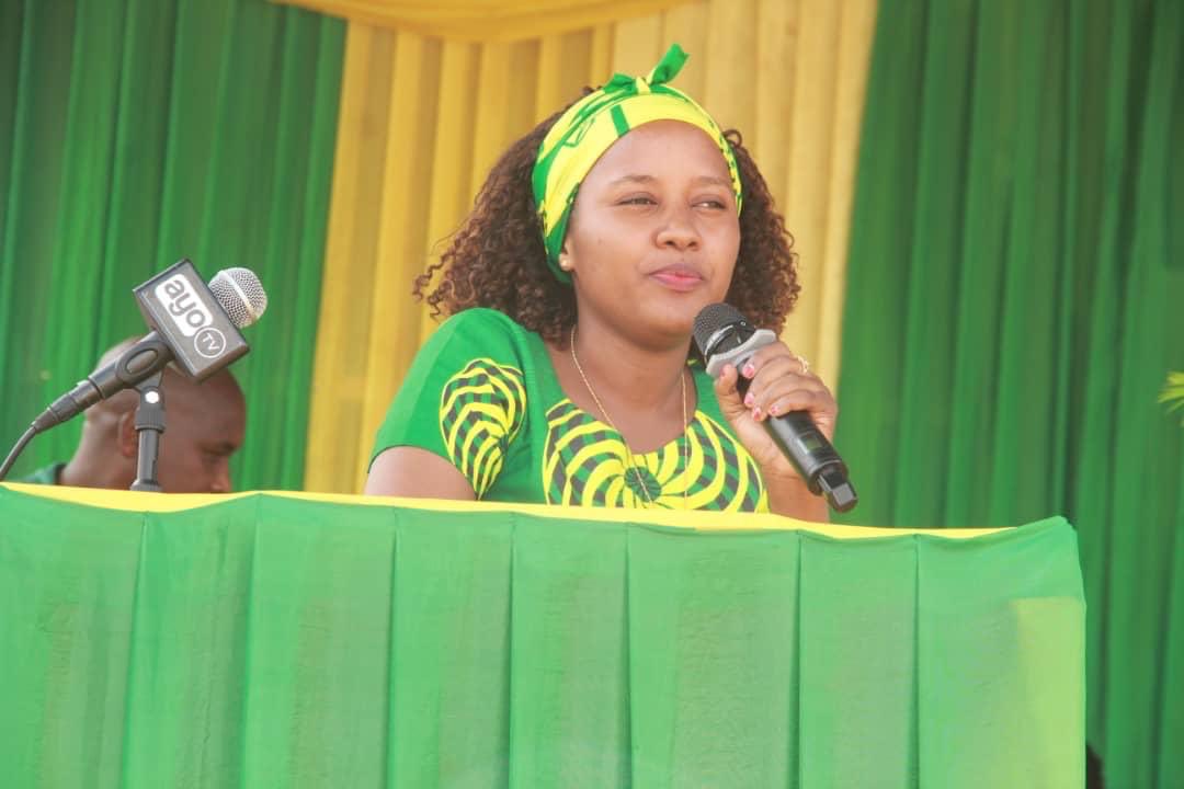 millardayo's tweet photo. Mbunge wa Viti maalumu aliyemaliza muda wake akiwakilisha Vijana Mkoa wa Kagera, Halima Bulembo ameongoza tena katika Uchaguzi wa kura za maoni zilizopigwa leo kwa kupata kura 35 akifuatiwa na Johanfaith Kataraia mwenye kura 9, watatu ni Koku Rutta kura 2.
#MillardAyoUPDATES https://t.co/CbFSZKtrRn