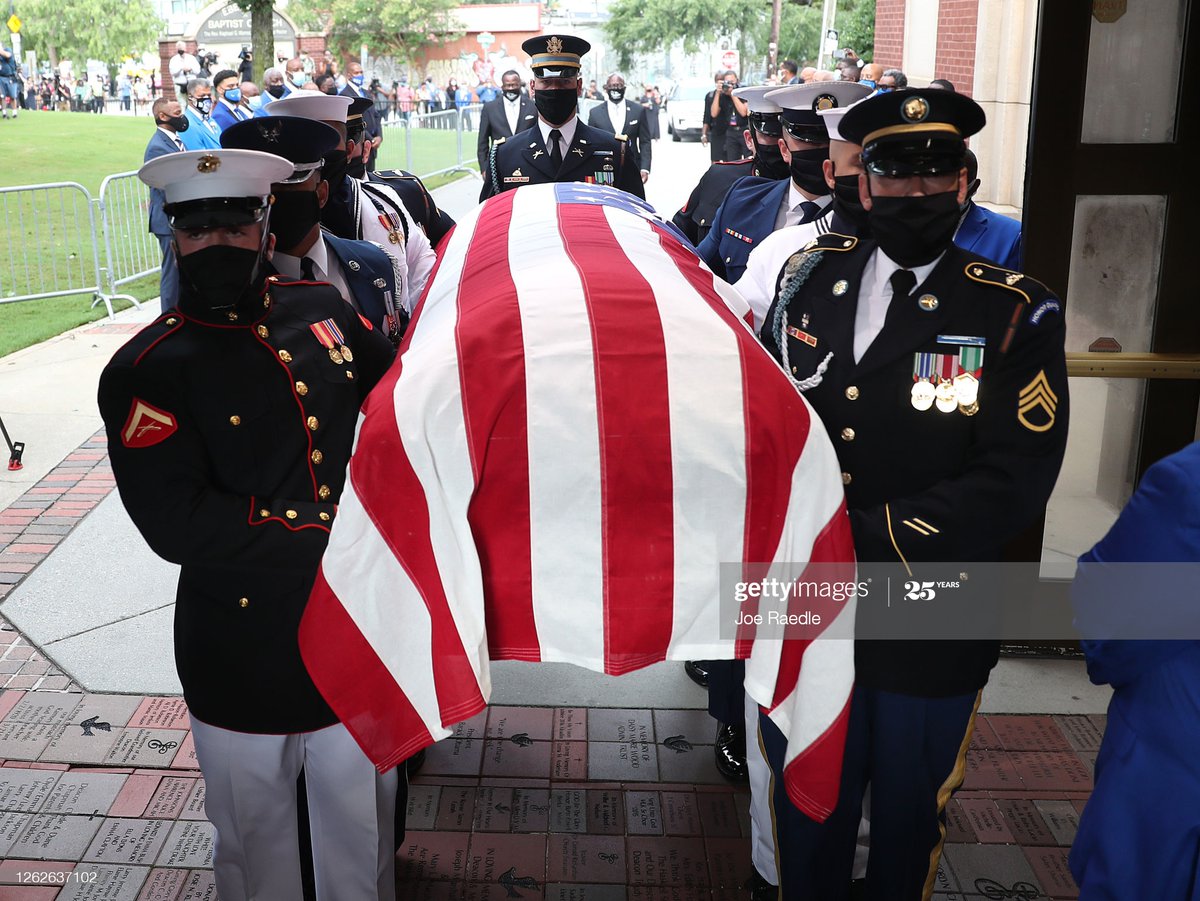 GettyImagesNews's tweet photo. The public pays their respects at the funeral of civil rights icon, the late Rep. #JohnLewis ๐ท: @jraedle #TheBoyFromTroy #ConscienceOfTheCongress https://t.co/CzRW6hwC0H