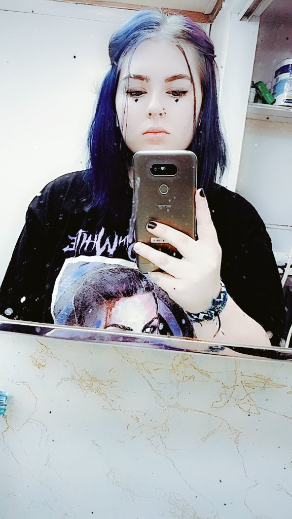 chroHANosaurus's tweet photo. feelin dead cute today 💀 https://t.co/LWKkPBXFSu