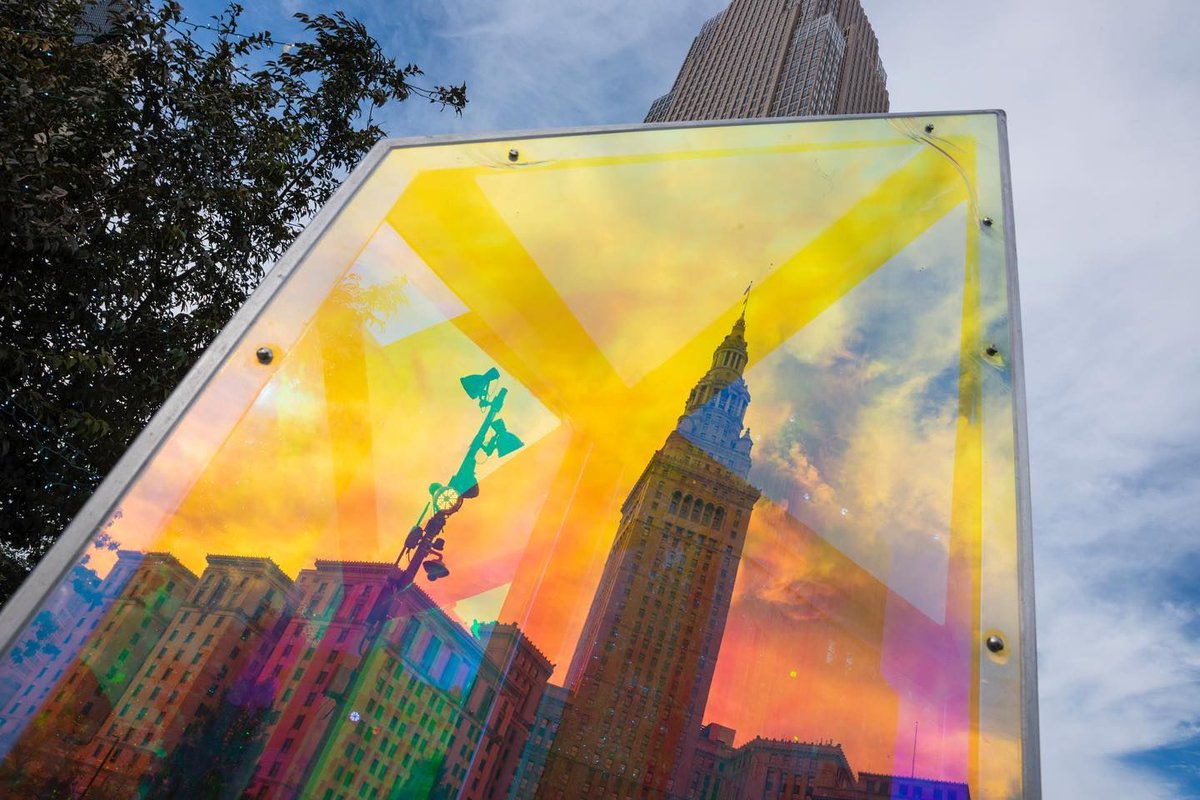 cleveLANDstudio's tweet photo. #TBT Remember #Prismatica?! The #LANDFORMCLE installation was a huge hit on @clepublicsquare last November! Created by @rawdesignto & @atomic3ca, the 25 lighted prisms turned the center of downtown into a giant kaleidoscope!
Those were some fun non-COVID times! ๐ธ @perkoski https://t.co/ECsmduwFnU
