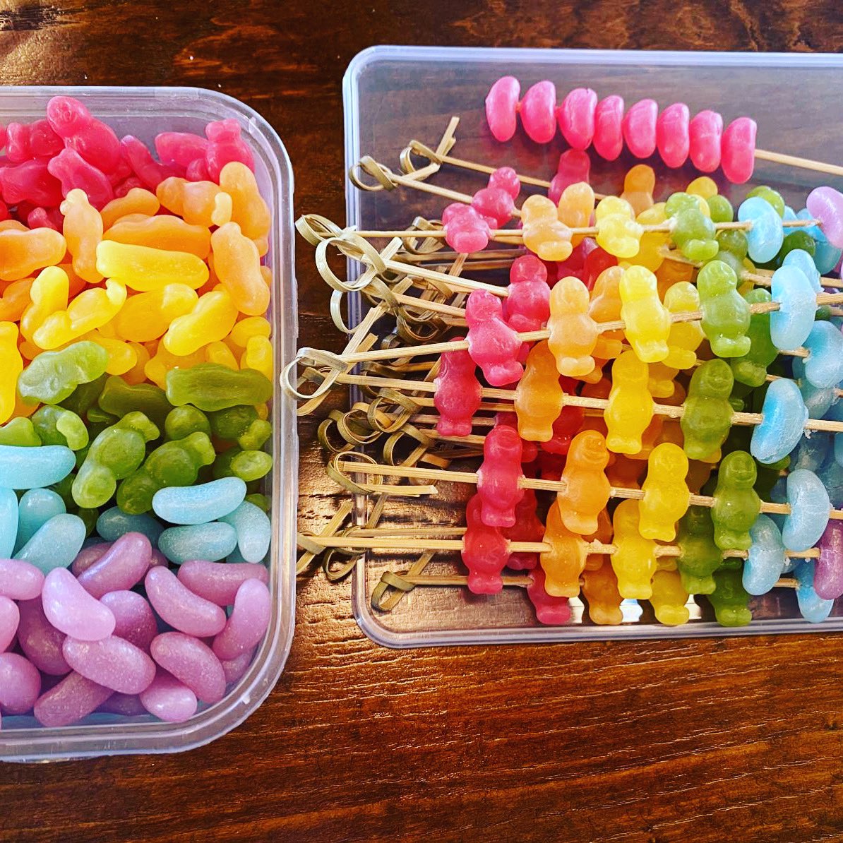 pvillearms's tweet image. Getting our cocktail garnish’s ready for our #brightonpride party this Saturday. Cocktail &amp;amp; BBQ menu coming soon!
-
-
-
#pubsinbrighton #prestonvillearms #brightonpride2020 #cocktails #longlivethelocal #sevendials #prestonville #brightonandhove