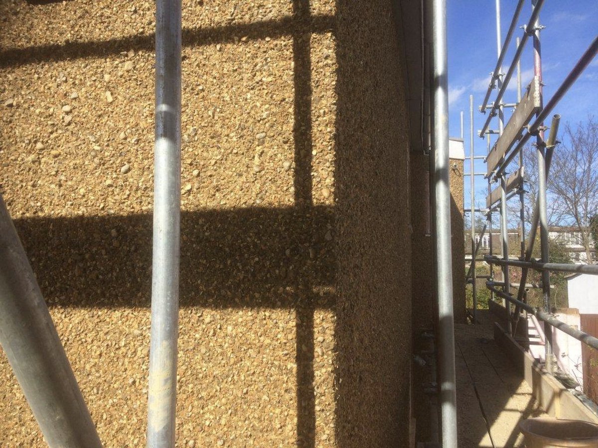 PegasusPlaster's tweet photo. Finish coat of pebble dashing being applied, water resistant sand and cement containing fibres and finished with a mixture of stones to match original Victorian style pebble dash. #muswellhill #pebbledashing https://t.co/jn6o0qzlZw