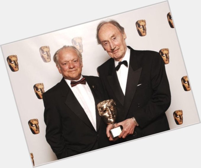 EeLxuaqXgAAkTA5?format=jpg&name=small