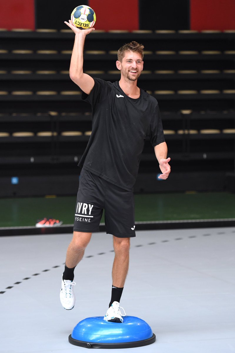 Reprise du hand en douceur du côté de @USIvryHB 📸<a href="/Antoine_Breard/">Antoine Bréard</a> / <a href="/Exuleo/">Exuleo</a> Plus d’images ici instagram.com/p/CDRR6PlCwoD/…