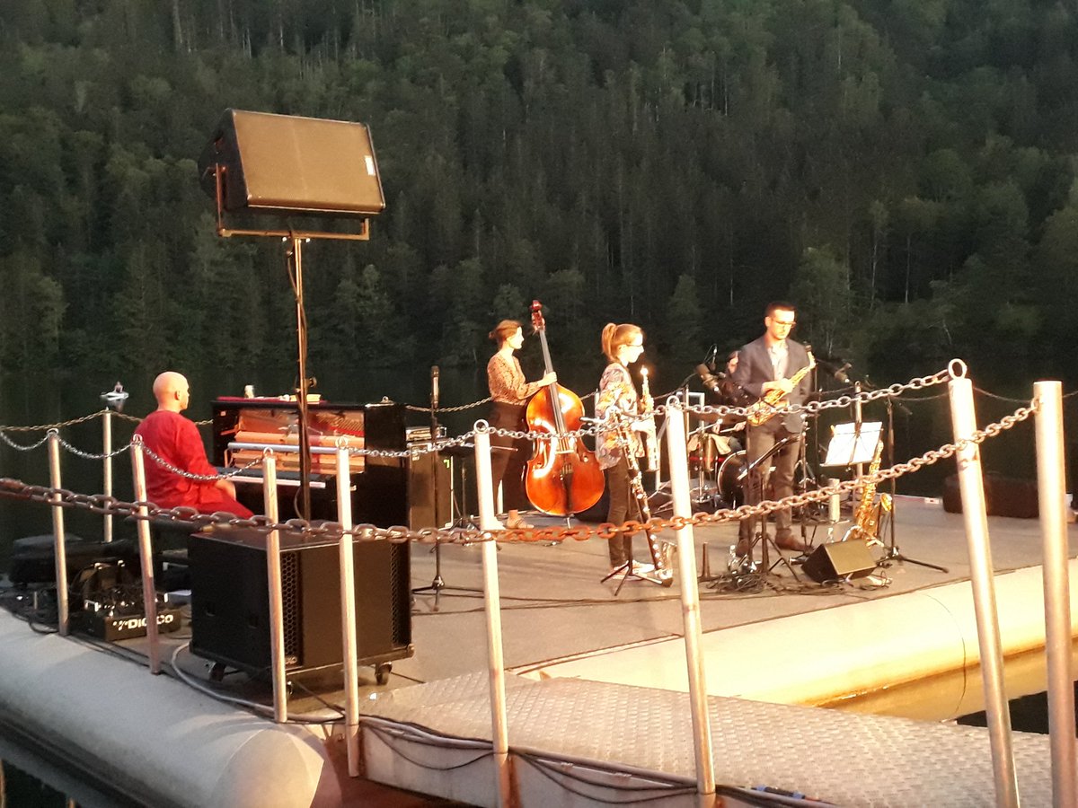 RadkaPtacnikova's tweet photo. Wow, that was once again an awsome evening with live musik on #Seebühne #Lunz am See (AT) #wellenklaenge , this time the phenomenal jazz band #chuffdrone https://t.co/X9OuLle1Ds
