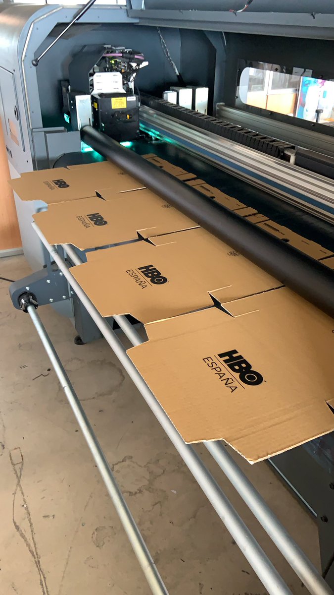 pdfcluster's tweet photo. HBO España impresión directa sobre cajas de cartón ondulado https://t.co/fVkrxt8AuJ