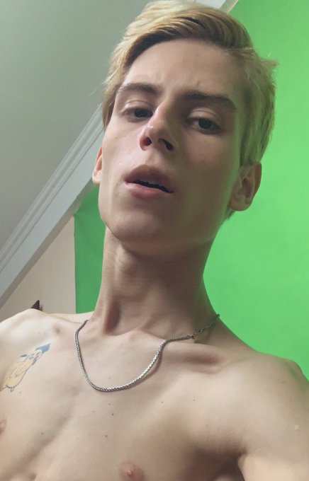We online guys ?https://t.co/3E3wVdP5r2 https://t.co/UEdcCCG3f1