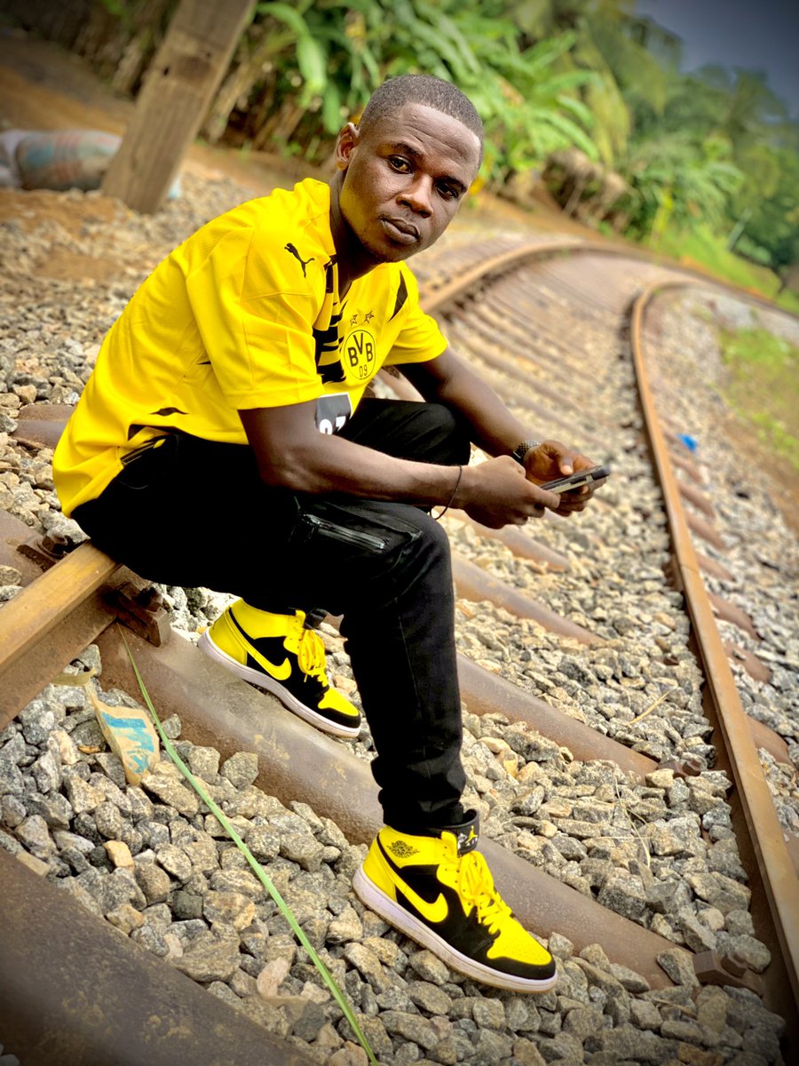 Buzu_Wani's tweet photo. Grinding to be legit one day.!!
#HighSociety
#Team16Bars
#PhD
https://t.co/H86iF8BFRi https://t.co/pwIM2AV11i