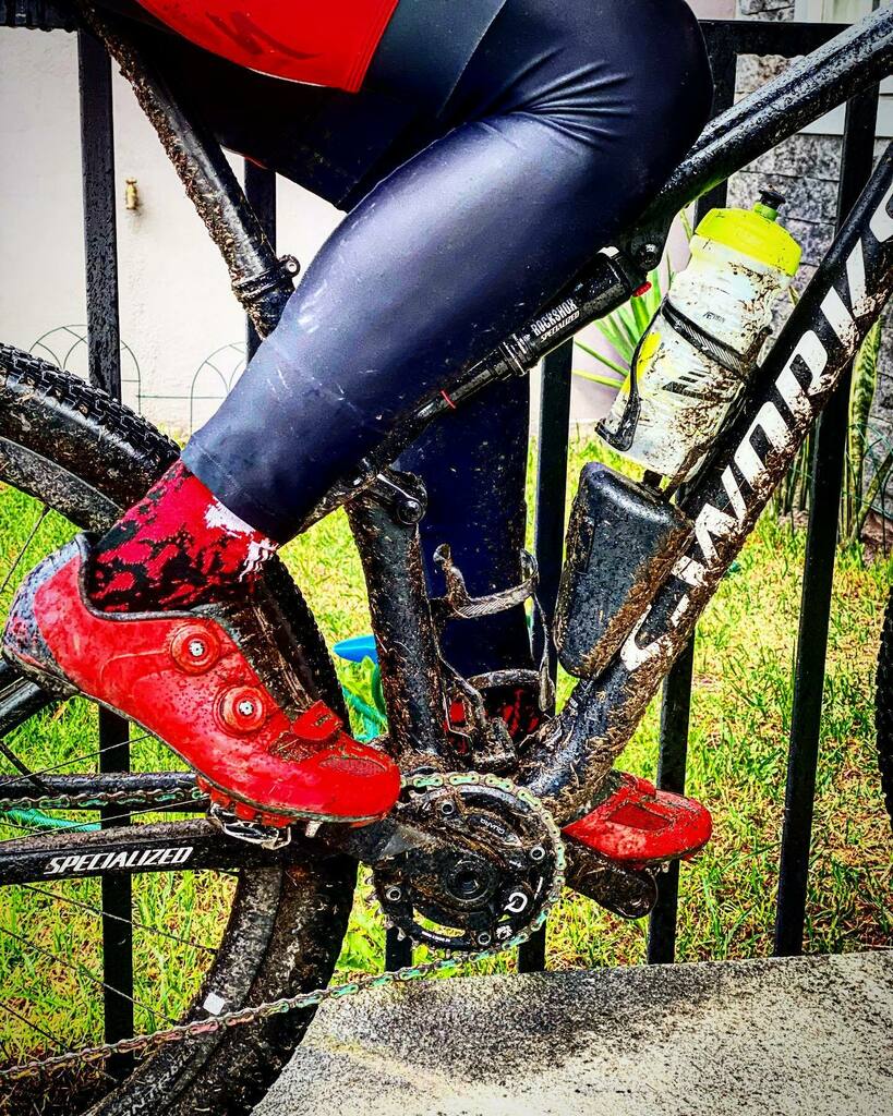 KnoVintimilla's tweet photo. No se ustedes pero Los días que más disfruto andar en bici son cuando toca montaña. Luego que toca limpiar la bici ya no disfruto 🤪
.
.
.
.
.
.
.
.
.
.
#teamfairis #fairis #totheheightofyourdreamsuniandes #specialized #scienceinsportecuador #msportswearecu #sworks #hoyesunbu… https://t.co/9OYiSNvA4I