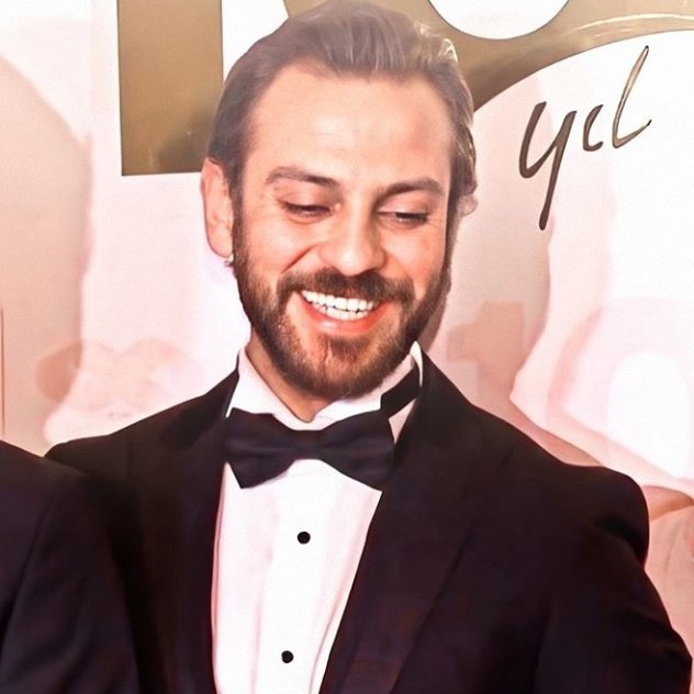Turkishseriies1's tweet photo. يسرني أن أتقدم إليكم بأحر التهاني و أطيب الأماني بمناسبة حلول عيد الأضحى المبارك ، أعاده الله عليكم و على ذويكم بالخير و البركة و كل عام و أنتم بخير ❤🙏🏻🎉 . https://t.co/pxbamqT94U
