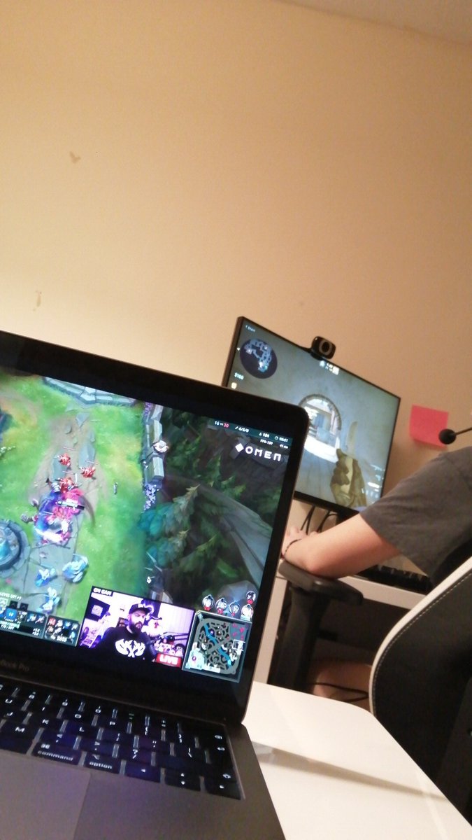 alex_codau's tweet image. Gonna be late again. 15 mins or so