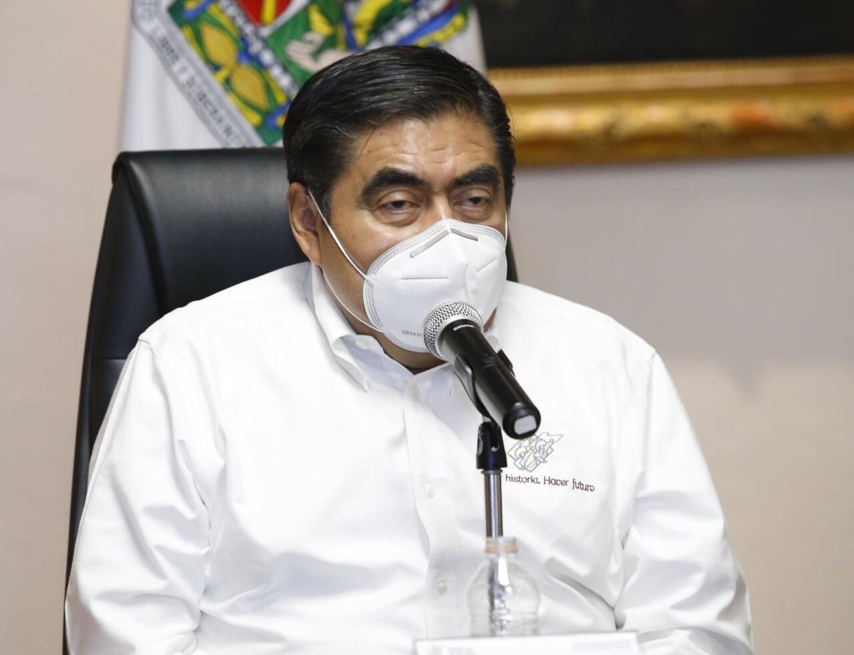 MBarbosaMX's tweet photo. A la fecha, los contagios están parcialmente controlados. El esfuerzo de las y los poblanos, como el uso de #cubrebocas, el confinamiento, la sana distancia y la higiene, sólo darán resultados positivos si todos colaboramos. https://t.co/t87C4ebBTw