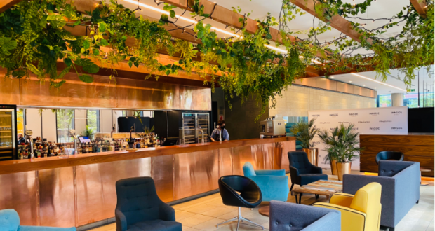 DMNManchester's tweet image. This new city centre restaurant is sure to turn heads with it oh-so-pretty floral interiors 🌼

designmynight.com/manchester/res…