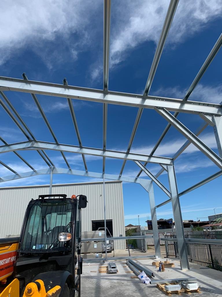 FirstFixGroup's tweet photo. Canvey , Essex .
17x24-6 m eaves .
Day 3 & #steelworking going well .
#canvey #essex https://t.co/8y9iaWb4oz