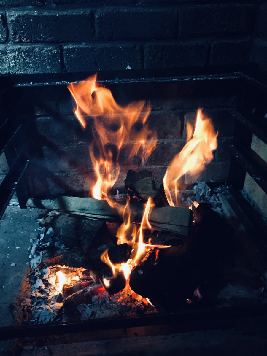 TBTYuB's tweet photo. Do you see what I see? Comment and let me know... #fire #tallen #sopnat https://t.co/mhq3ZWJ3CM