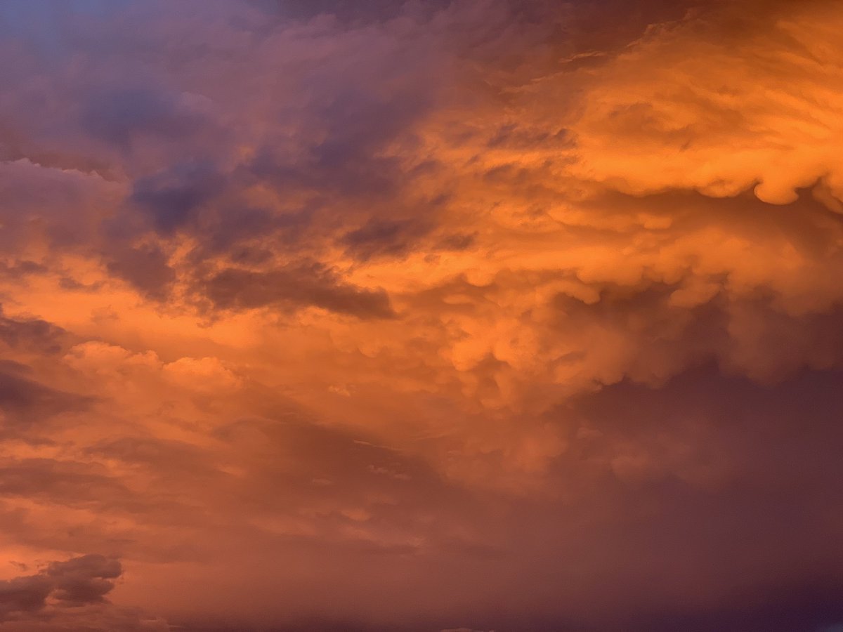 sageofstones's tweet photo. Here’s some more Images I shot from the Ascension Fire sky event a while back. Enjoy! https://t.co/odZLA6iu68