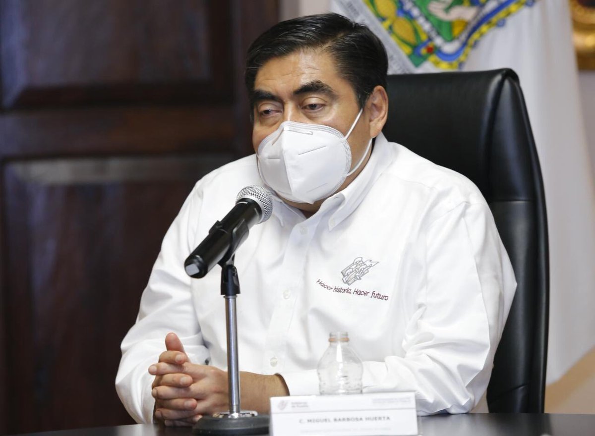 MBarbosaMX's tweet photo. El Gobierno del Estado ha entregado millones de #cubrebocas con el objetivo de prevenir más contagios, continuaremos con esta acción para cuidar la salud de las y los poblanos durante la pandemia. https://t.co/vfVFQ61WKL