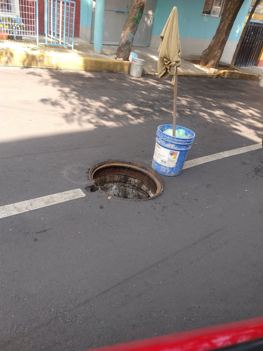 GANGCESTO's tweet photo. Buen día a las autoridades, ojalá nos puedan colaborar arreglando esta tapa de coladera, sumamente peligrosa!! Calle Checoslovacos, @AlcaldiaAO C.P. 01130 entre Av. Paraíso y Av. Camino Real a Toluca.
@SOBSECDMX @GobCDMX https://t.co/58Gfz8ey0L