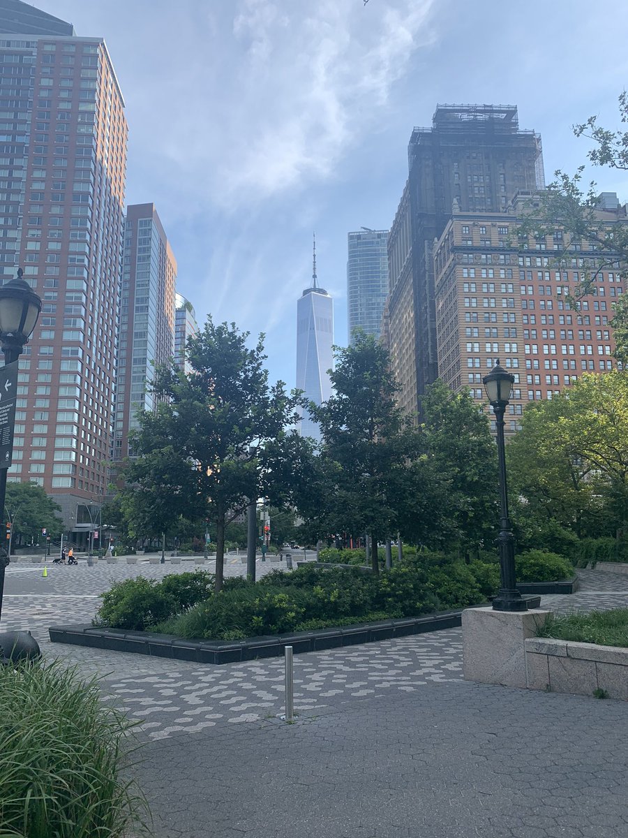 13.1 feels like nothin when you’re running through this beautiful city 🤟🏼 (totally kidding I was dying the whole time) 
26.2 next??? 
#BUCKETLIST