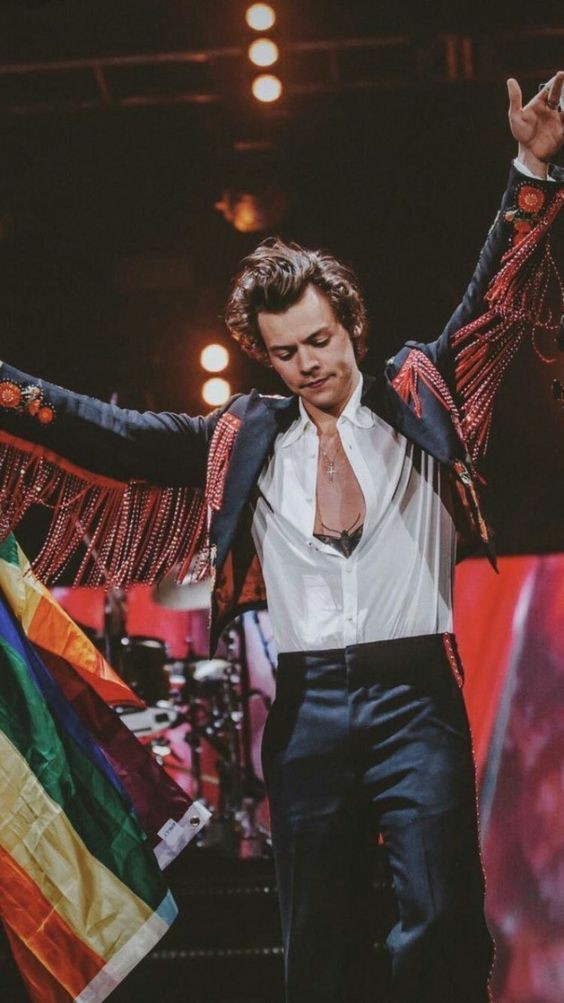 celinafis_'s tweet photo. @vmas @ArianaGrande @Camila_Cabello @edsheeran I nominate @Harry_Styles https://t.co/fxAmO6uwOB