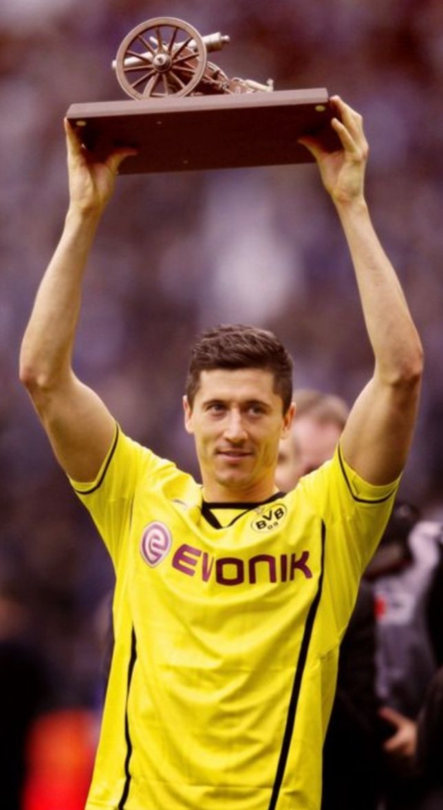 The point of this thread is not to hate on the Premier League. But thinking that Lewandowski's achievements don't count because he doesn't play in a certain country is beyond dumb. Let go of your agenda and give him his props.