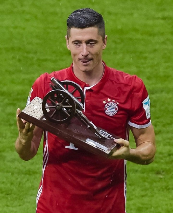 The point of this thread is not to hate on the Premier League. But thinking that Lewandowski's achievements don't count because he doesn't play in a certain country is beyond dumb. Let go of your agenda and give him his props.