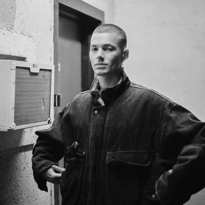 Pour bien strcuturer les choses, il faut savoir que Sonder est un trio composé des producteurs Atu et Dpat et de la voix principale du groupe, Brent Faiyaz.