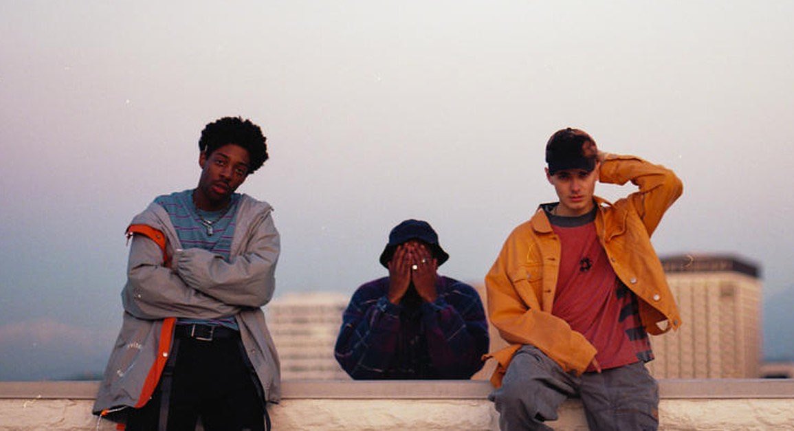 Sonder fait partie de cette nouvelle génération d’artistes qui émerge avec une qualité musicale, une belle esthétique, ponctuée avec leurs influences et les musiques qui proviennent de leurs racines tout en mettant cette forme de modernité qui rend leur identité unique à nos yeux