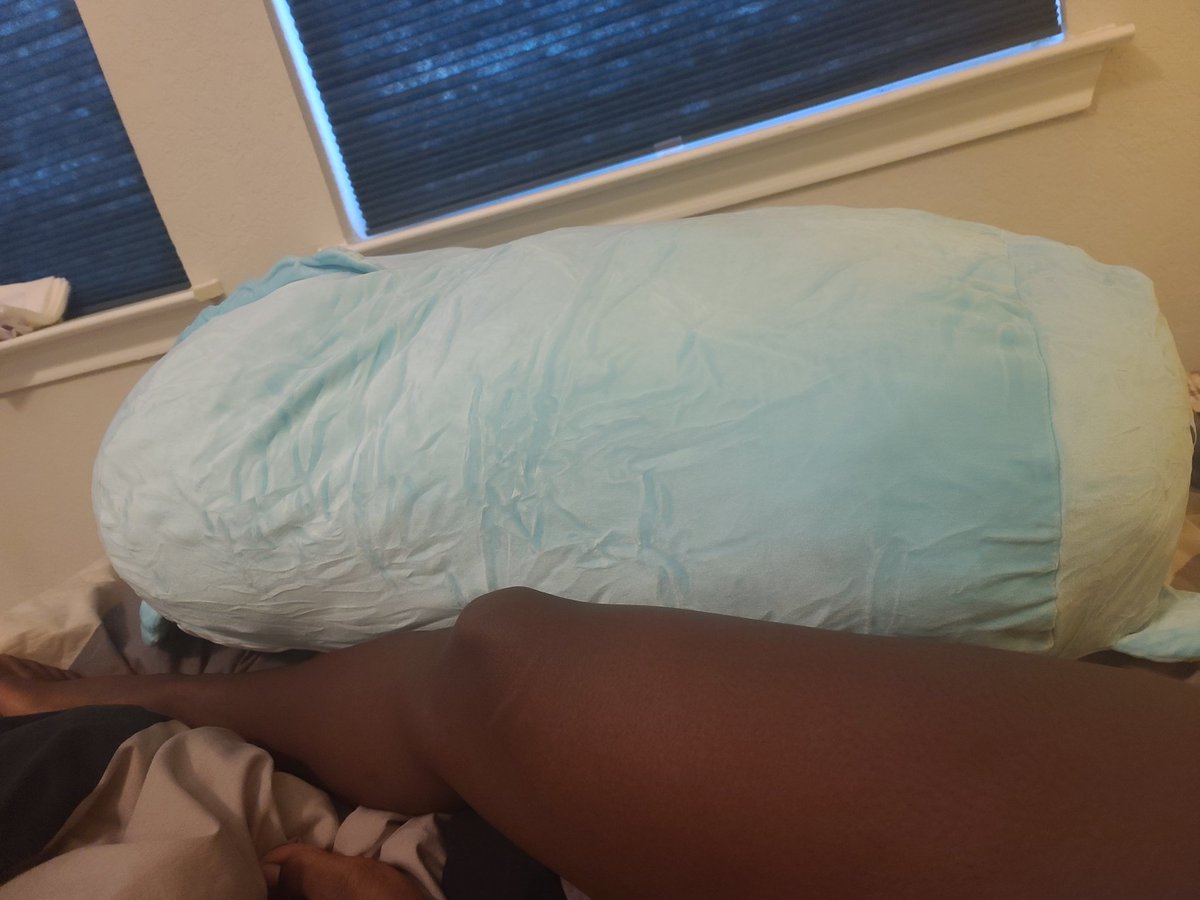 Strawbabycreme's tweet photo. I got a new friend! He's as long as my leg. 😱
#ddlg #ddlgcommunity #littlespace #daddykink #daddyslittleprincess #daddysgirl #bratworship #bratwitter #spoiled https://t.co/aqnXakbByU