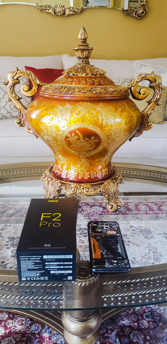 Frisky_xL's tweet photo. Huge thanks to @dbrand (Robot 077) and youtuber @ZacksJerryRig for this amazing Pocophone F2 Pro with the pre-installed teardown skin. Received a DM from them on the day of my house closing which is insane as well. Peace and love ❤️ https://t.co/EByJ7JWTOY