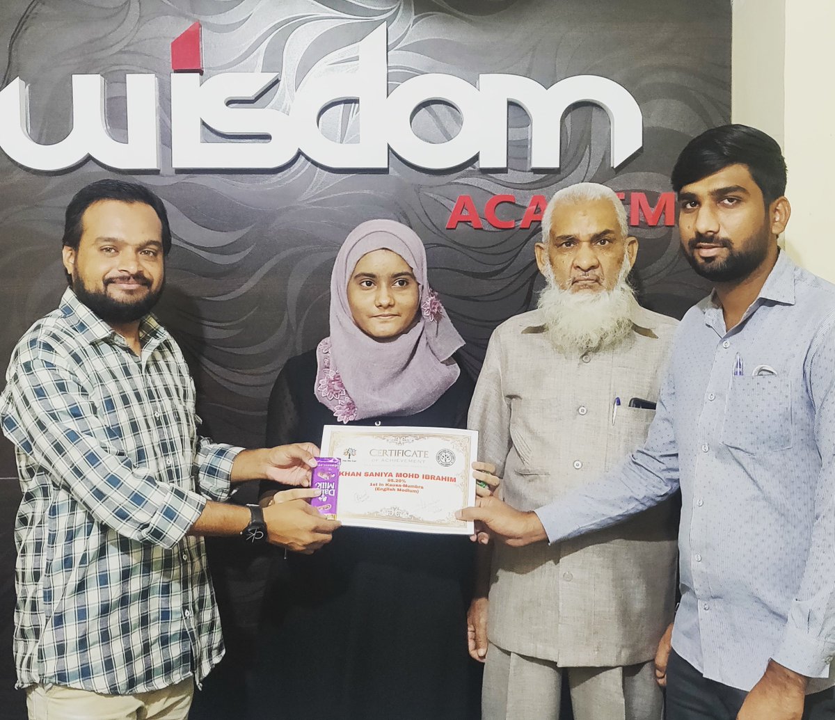 HasanSMulani's tweet photo. Khan Saniya secured 95.20% in SSC 2019-20 and become 1st Topper of Kausa-Mumbra in English Medium section. A small appreciation for her.

#Mumbra #sscresult2020 https://t.co/AWDjfVCaCp