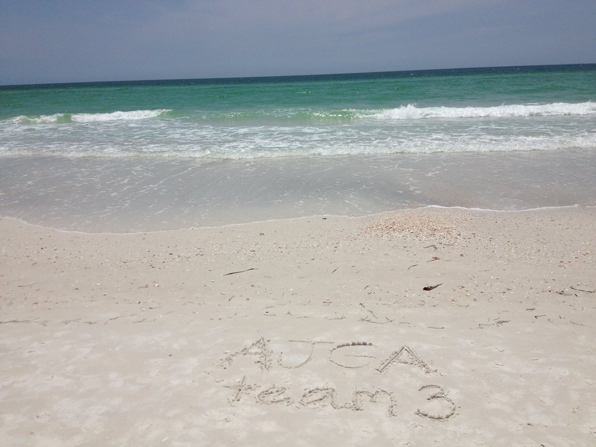 camillearmas's tweet photo. @AJGAGolf @AJGACareers #NationalInternshipDay Explored the south &amp; Midwest, spent the whole summer on a golf course, gained 10 lbs, and got attacked by some wild mosquitos. 12/10 would do again. Best internship ever. https://t.co/eTG39oXV0N