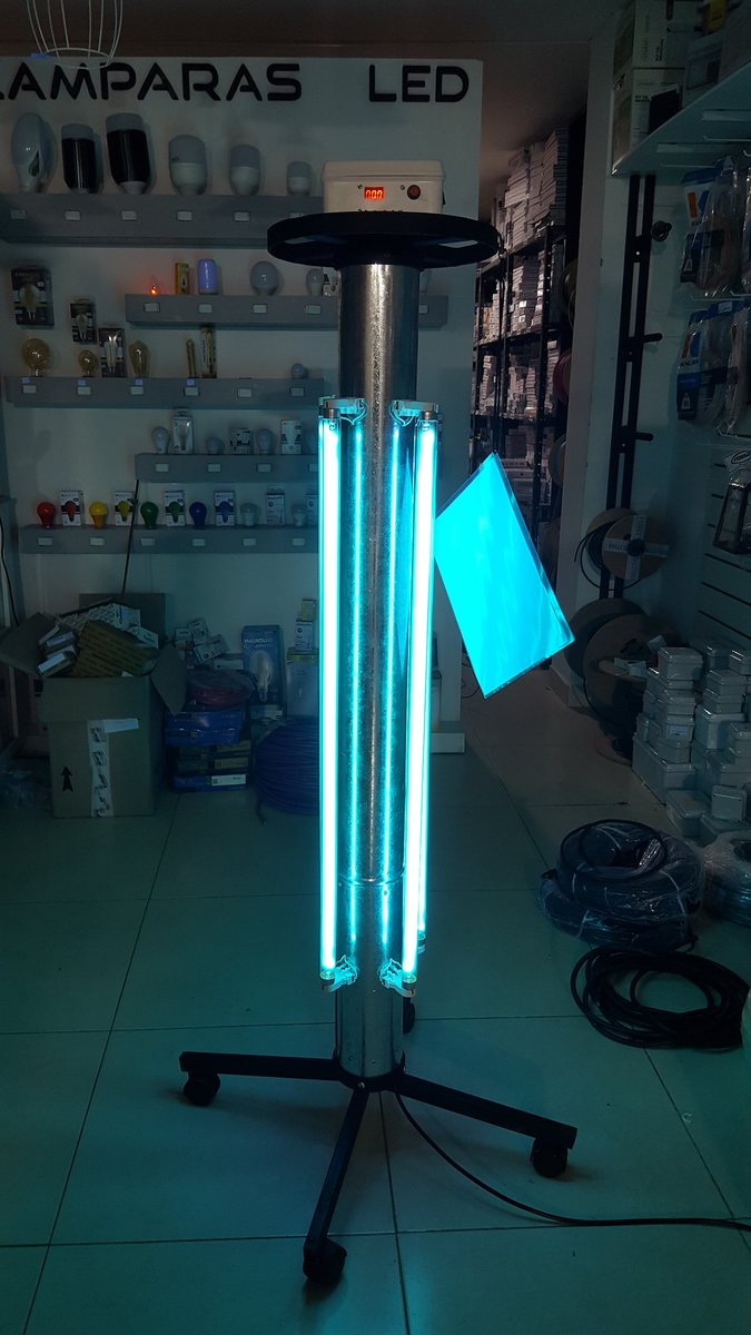 Ayer hicimos entrega de un EQUIPO DE DESINFECCION DE RAYOS UV-C. El mismo fue destinado al hospital rural de Trevelin y construido integramente por el personal de AL MAK, Materiales Electricos