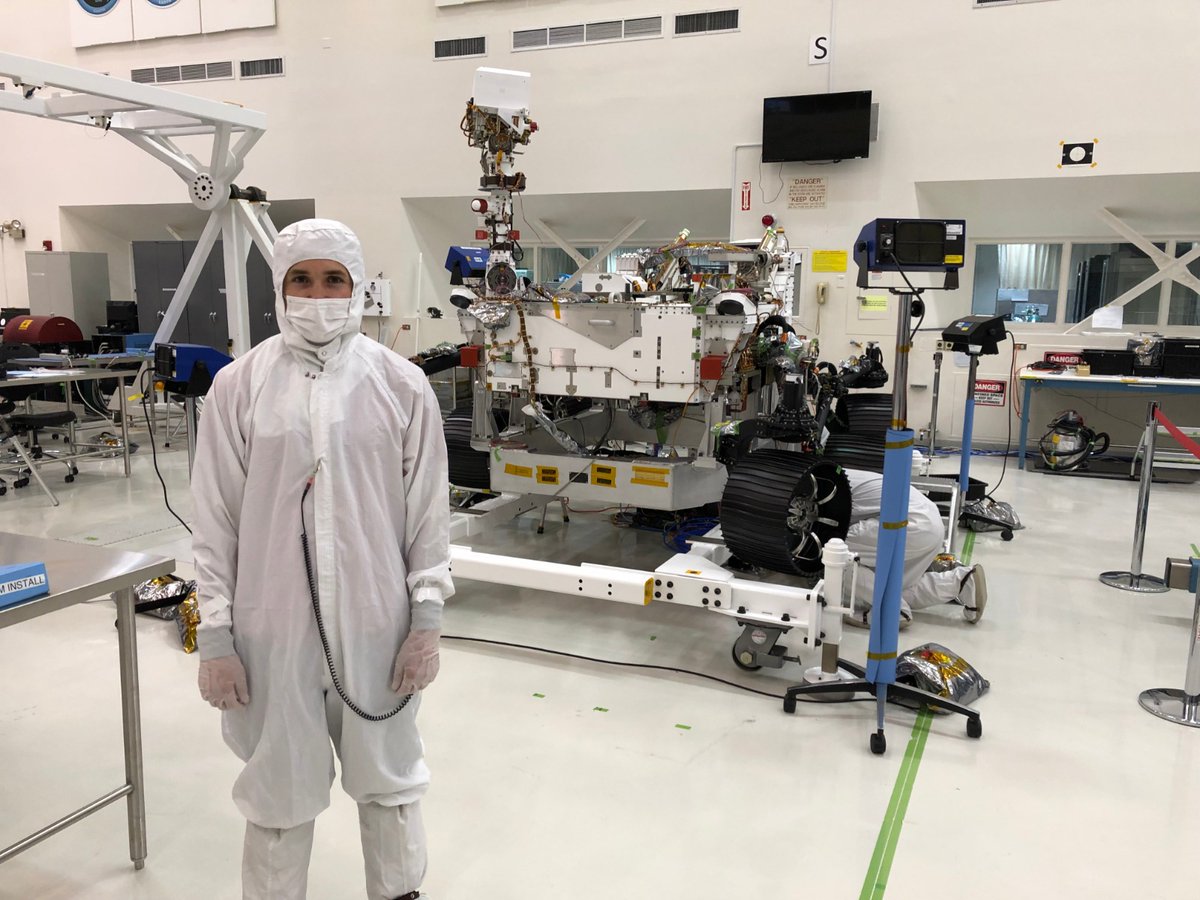 MartinOrozcoAgs's tweet photo. Fernando Mier-Hicks pone en alto el nombre de #Aguascalientes al formar parte de la misión "Marte 2020" como ingeniero encargado de probar el rover “Perseverance”. Felicidades Fernando, tu ejemplo nos demuestra que con dedicación y esfuerzo cualquier meta se puede alcanzar. https://t.co/YKxZYaAs8M
