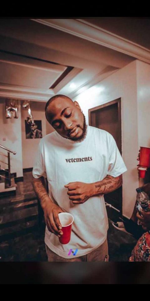 sonofAlao's tweet photo. How my new song will turn you to a lizard 😁 #Mujo
#thursdaymorning #davido #facebookdown #newSong #Nigerians https://t.co/9gN7tSygg3